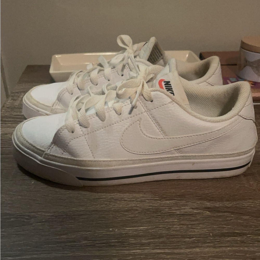 Nike Court Legacy